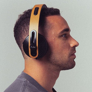 Homem Usando Disco 2 Bluetooth Tauari