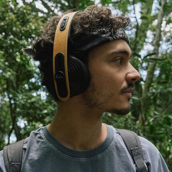 Headphone Bluetooth de Madeira