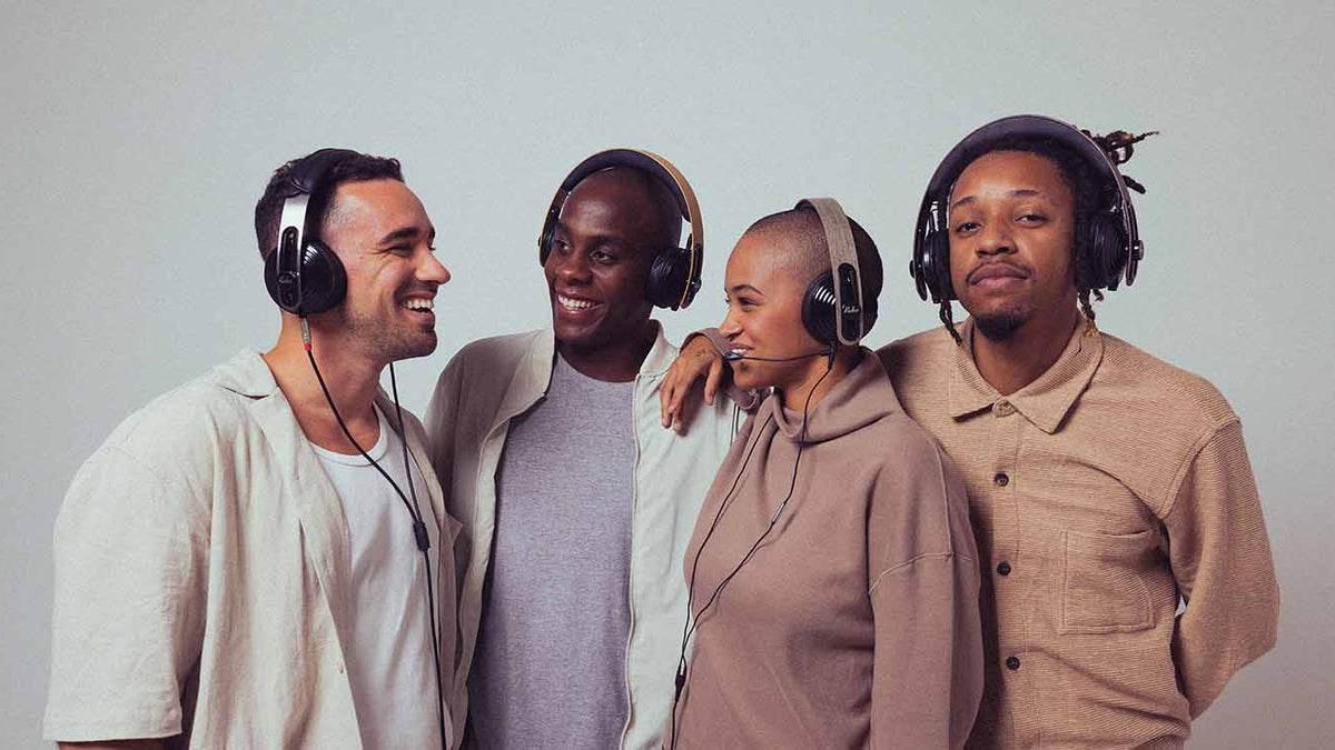 Fones feitos no Brasil, com a sua marca e sem depender de importação.